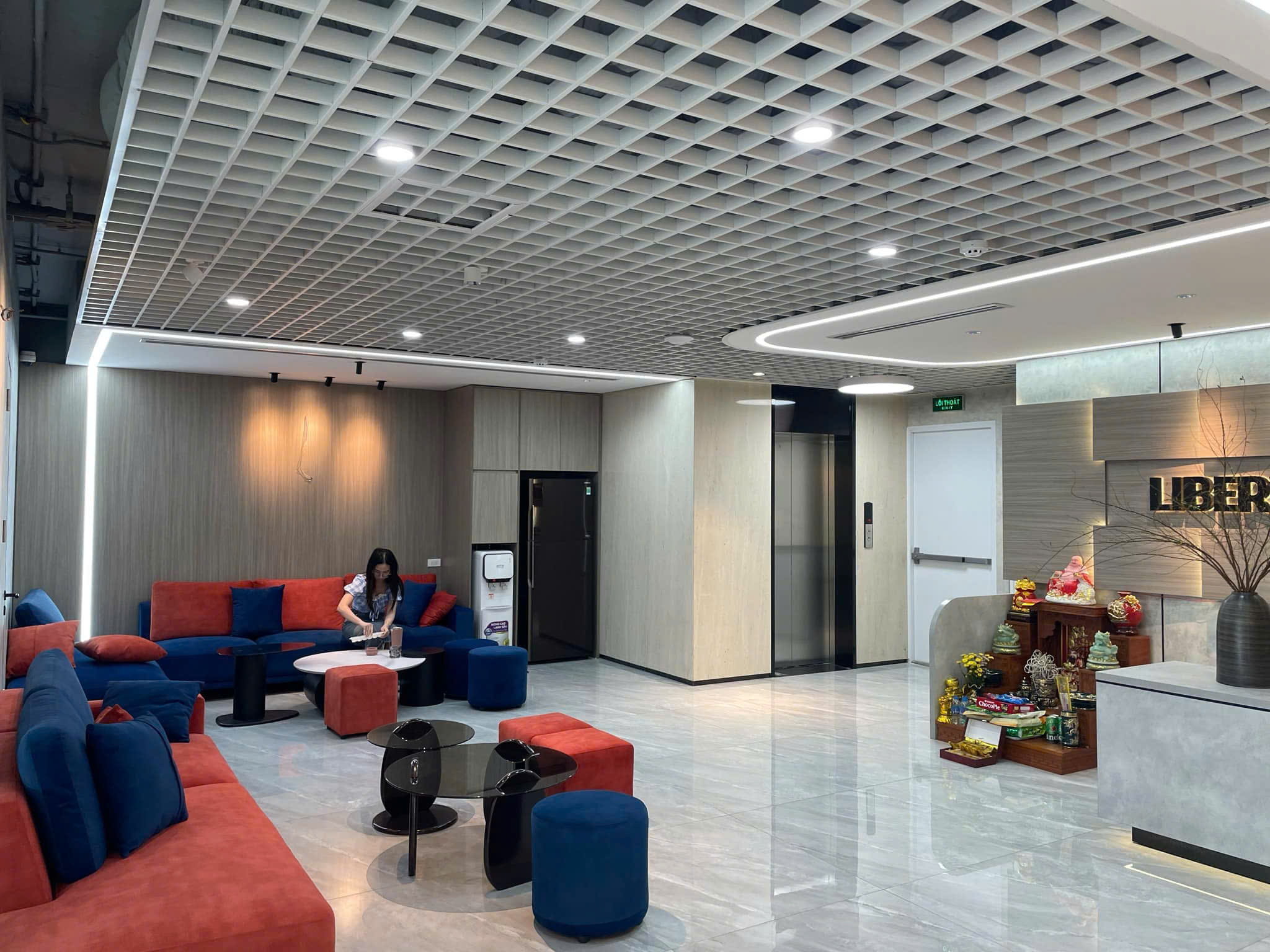 Cho thuê tầng 1 Mặt hồ Hạ Đình, 216m2, 35 Triệu làm VP, Showrom, ngân hàng, Spa - Ảnh 1